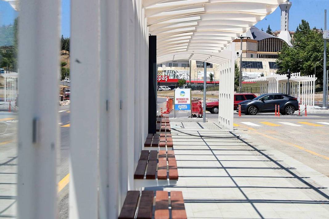 Sakarya'da metrobüs rüzgarı: Konfor ve teknoloji bir arada! Büyükşehir belediyesinin öz kaynaklarıyla hayata geçiriliyor 7